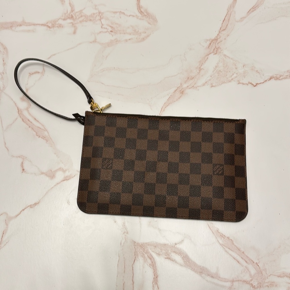 Louis Vuitton Damier pouch